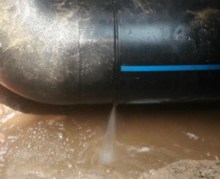 长海楼顶渗水维修公司为大家分享下长海卫生间漏水维修修补技术!